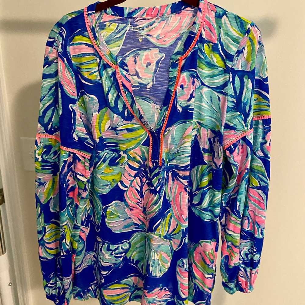 Lilly Pulitzer long sleeve T-shirt with pink trim